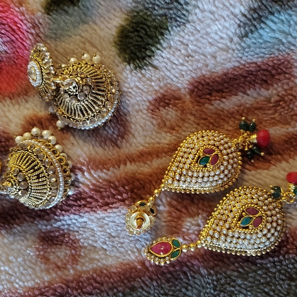 Jewelry - Picture 5 of 9